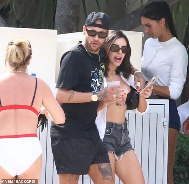 Bruna marquezine и неймар