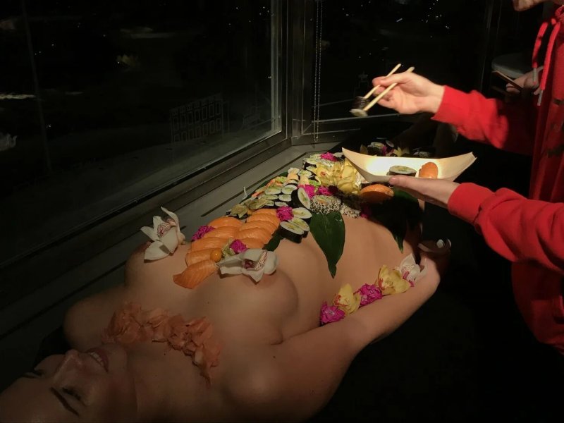 Ресторан nyotaimori япония