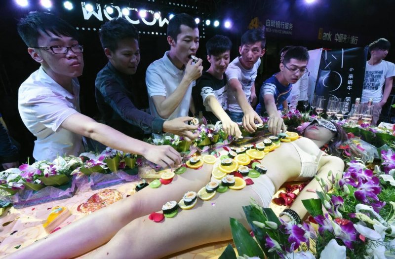 Ресторан nyotaimori япония