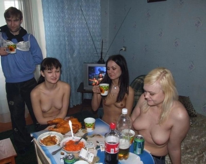 Голые русские девки в общаге