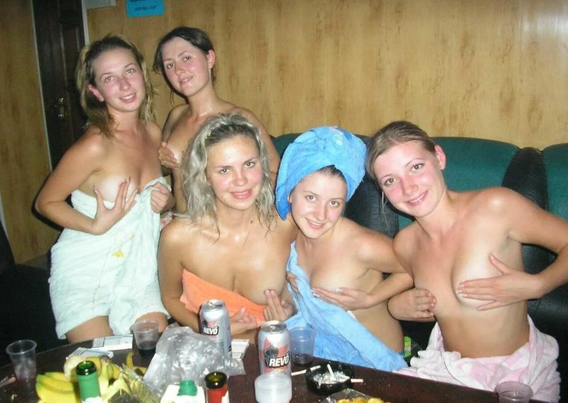 Девишник в сауне