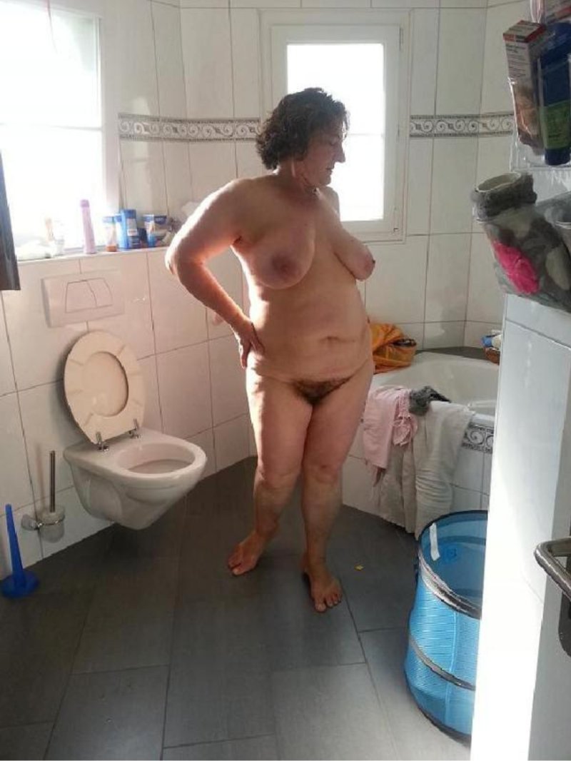 Голые подглядывание