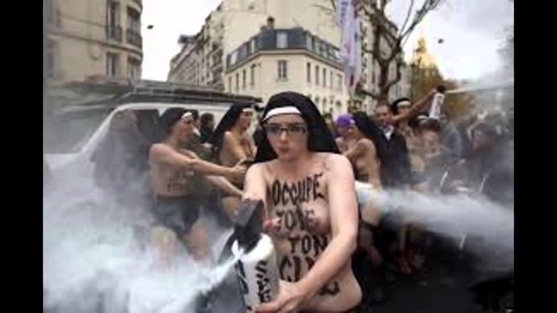 Украинские активистки femen