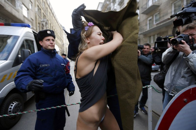 Украинские активистки femen