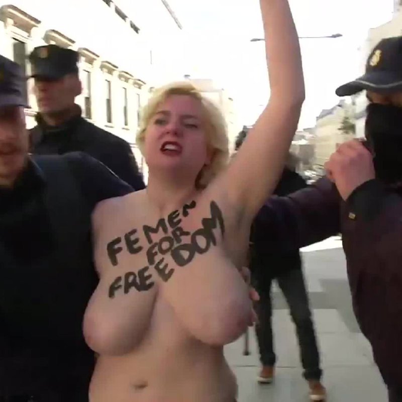 Голые феминистки порно