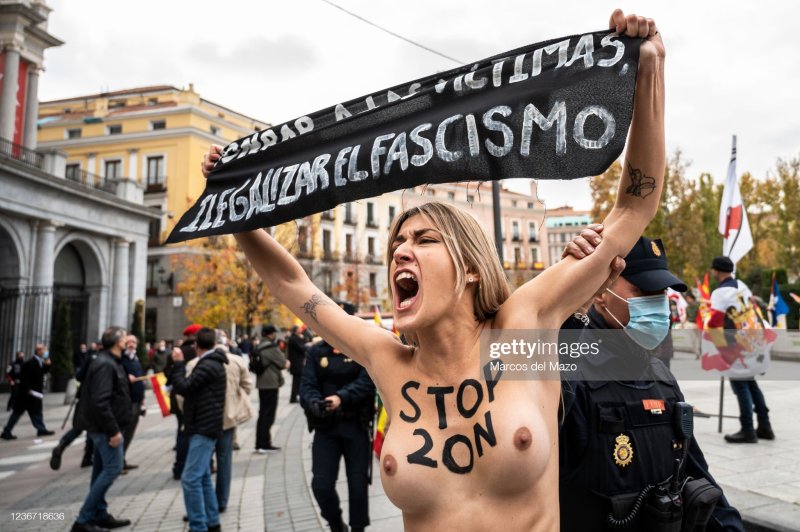 Голые протесты