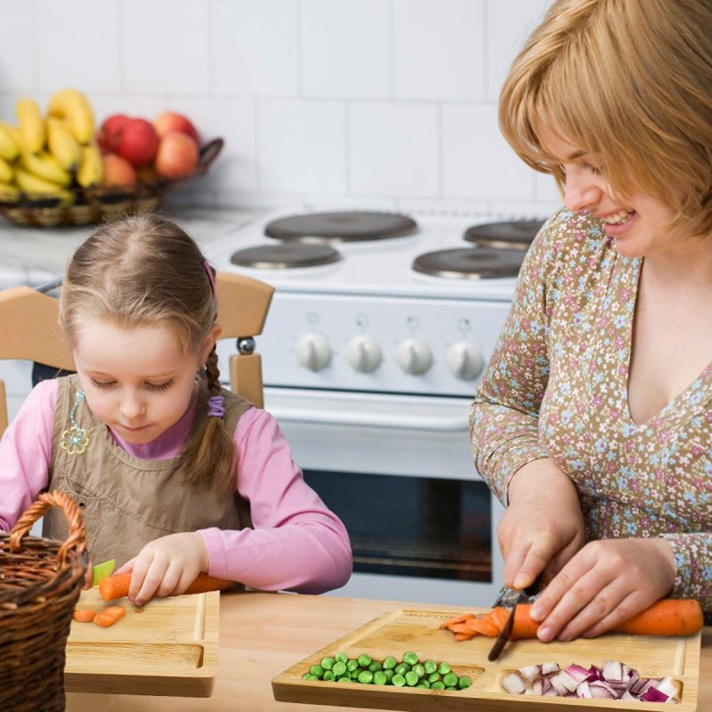 Дети помогают родителям