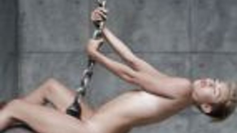 Wrecking ball майли сайрус