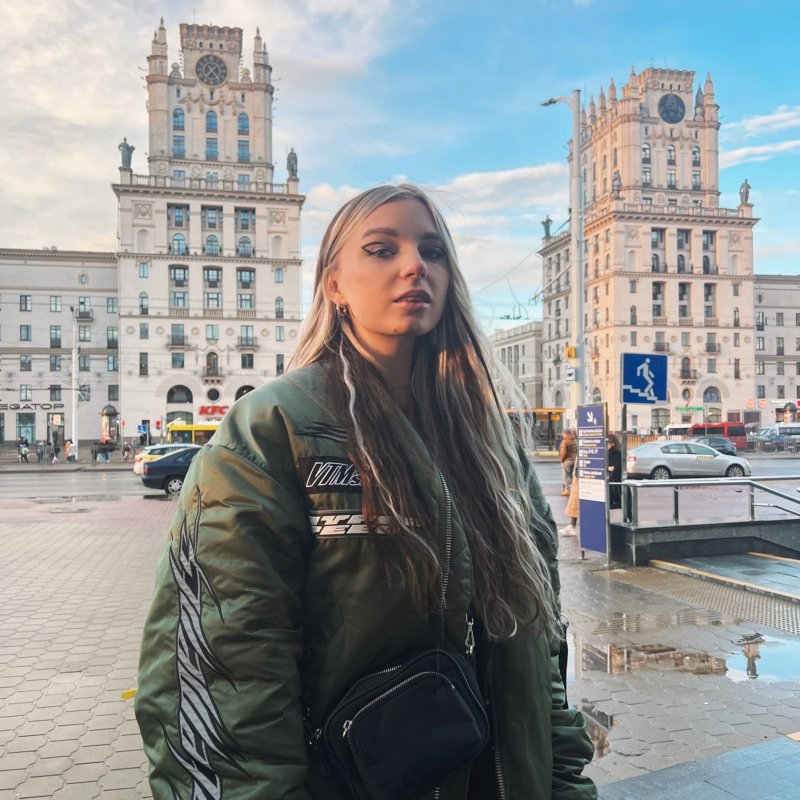 Яна зенина блоггер