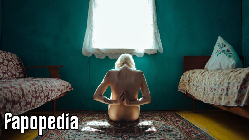 Голая девушек