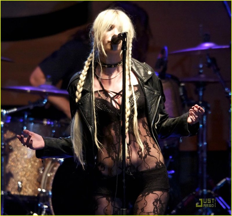 Тейлор момсен the pretty reckless