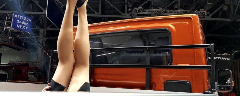 Девушка в автомобиле