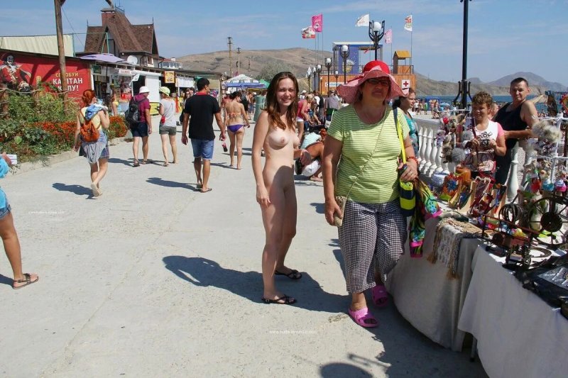 Голые в коктебеле