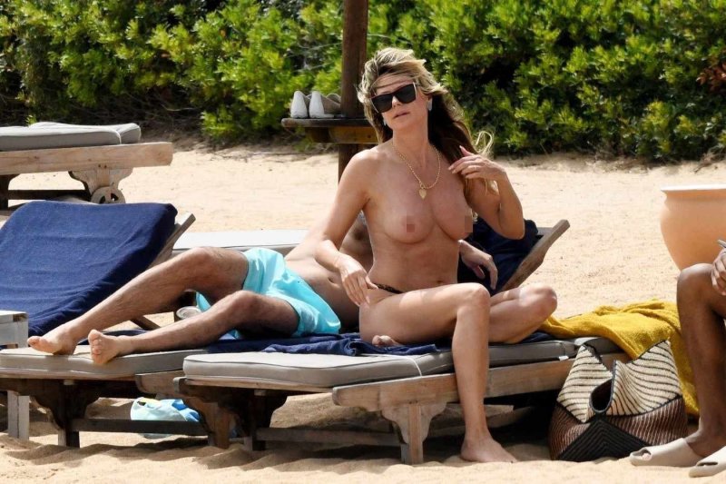 Heidi klum topless