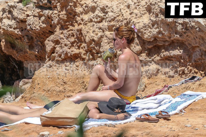 Ibiza topless