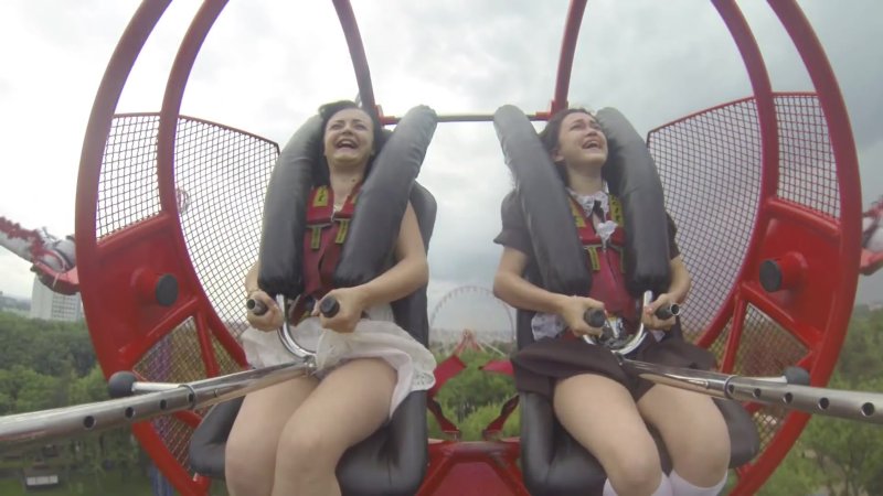 Catapult slingshot attraction катапульта рогатка аттракцион юбка skirt upskirt