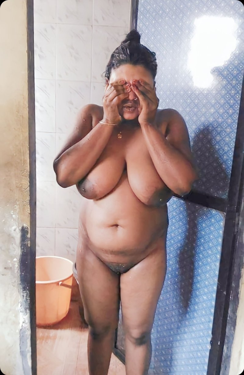 Big boobs aunty