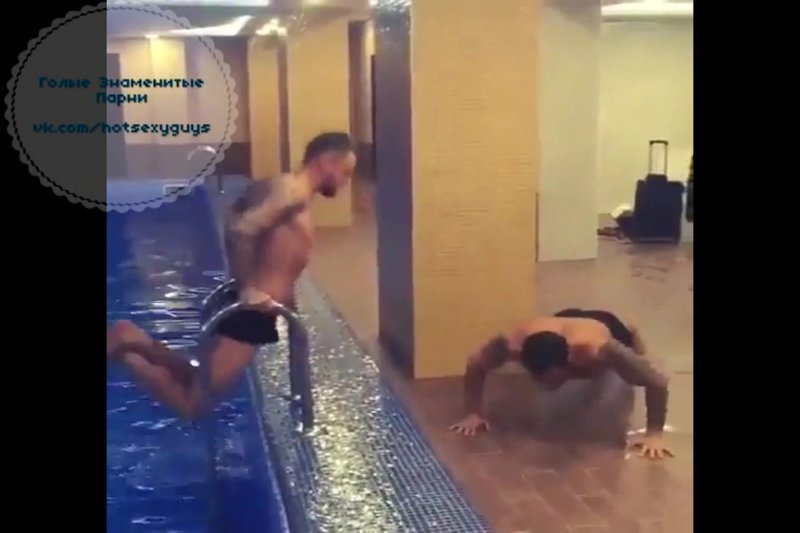Прыжки в бассейн