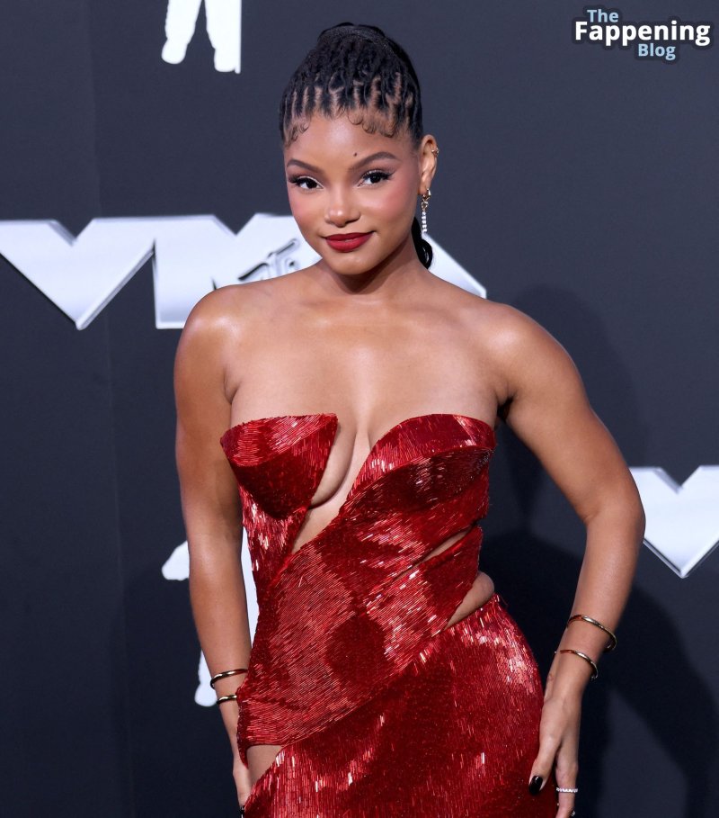 Halle bailey nude