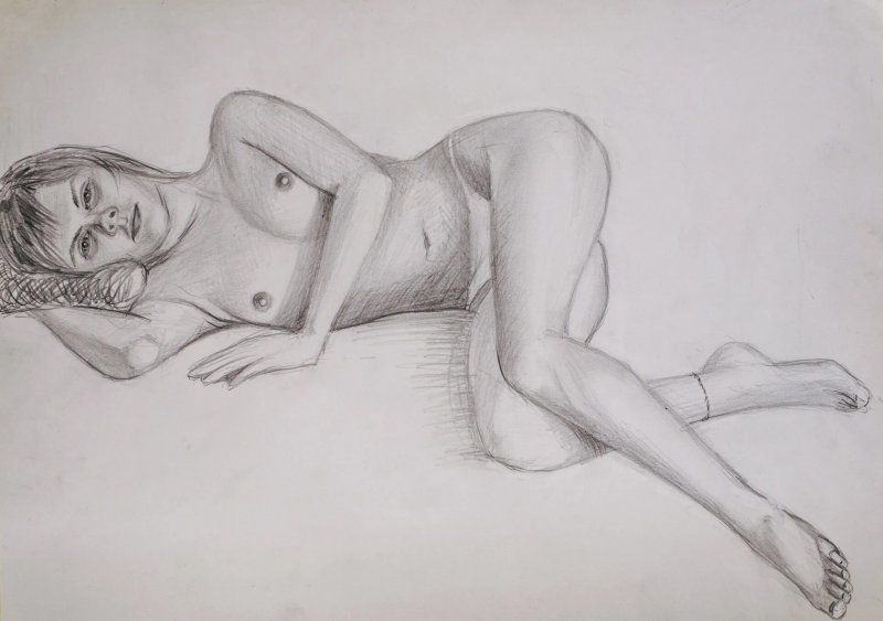 Рисунок голой девушки карандашом
