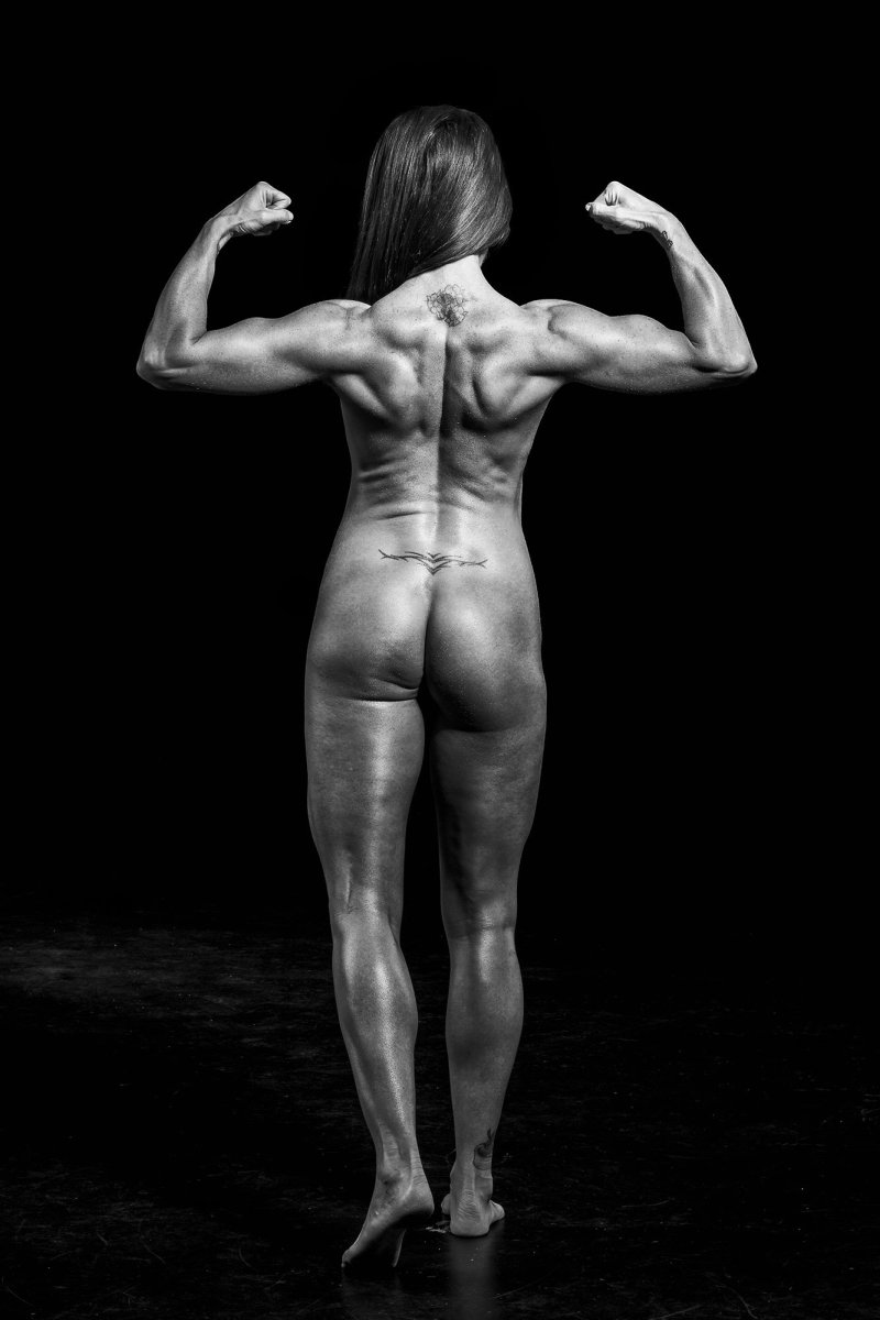 Фитнес модель athletic naked art