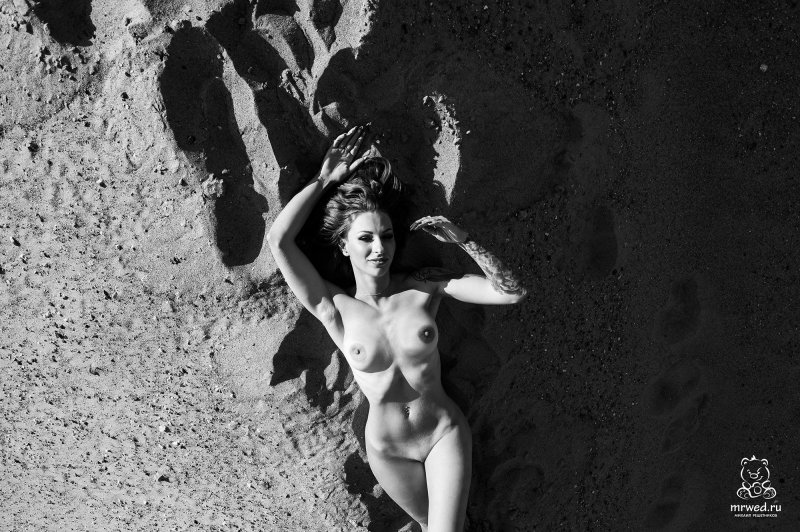 Первая голая фотосессия