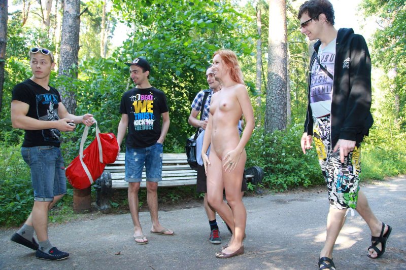 Обнажение в публичных местах