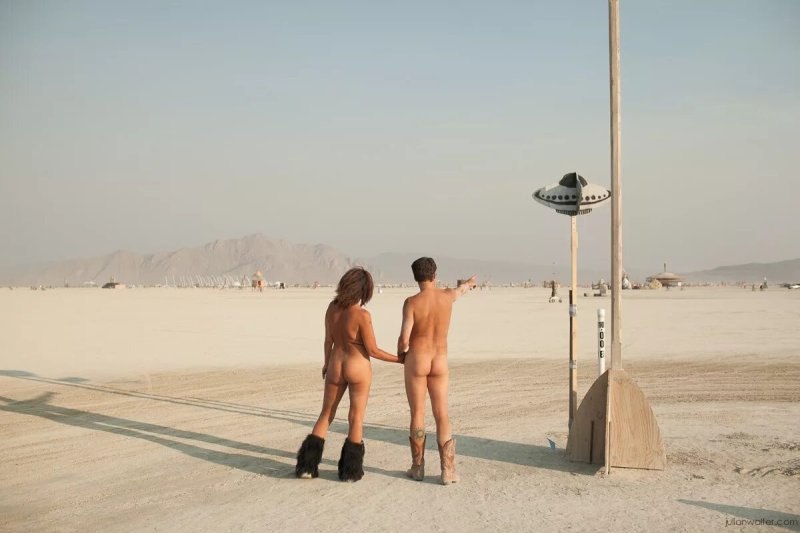 Бернинг мэн фестиваль nude