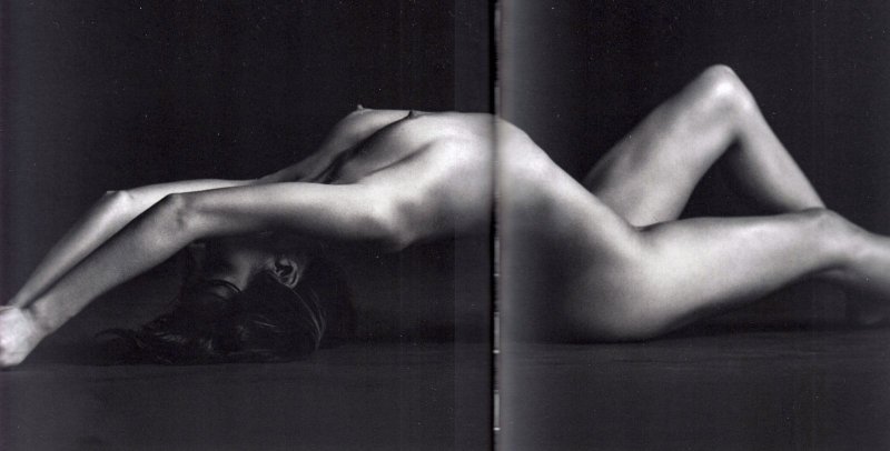 Сара сампайо russell james nude