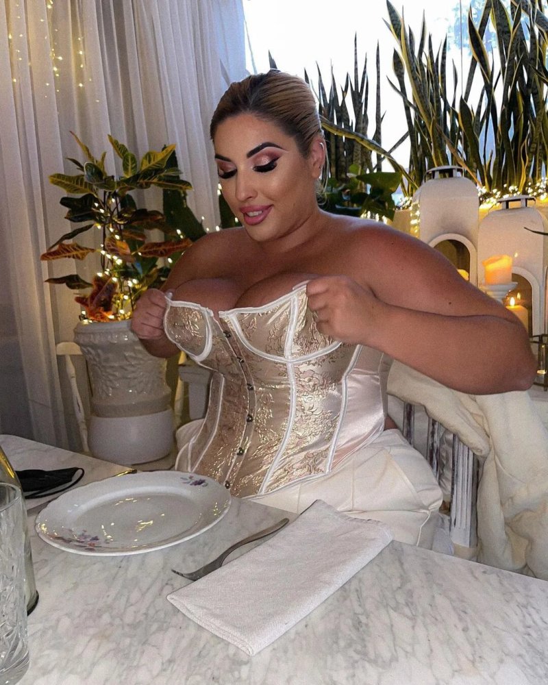 Natalia lozano модель плюс сайз
