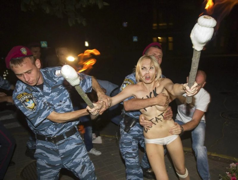 Femen активистки украина