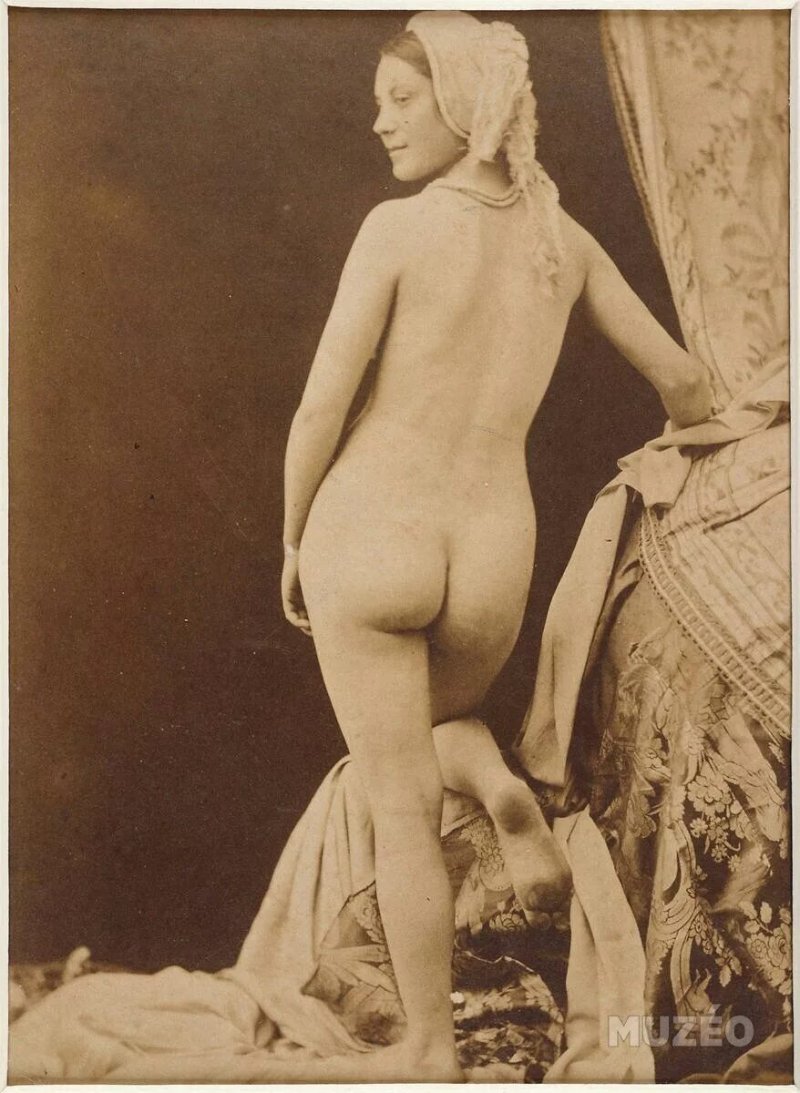 Первые эротические фотографии