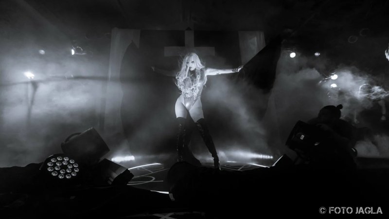 Группа in this moment