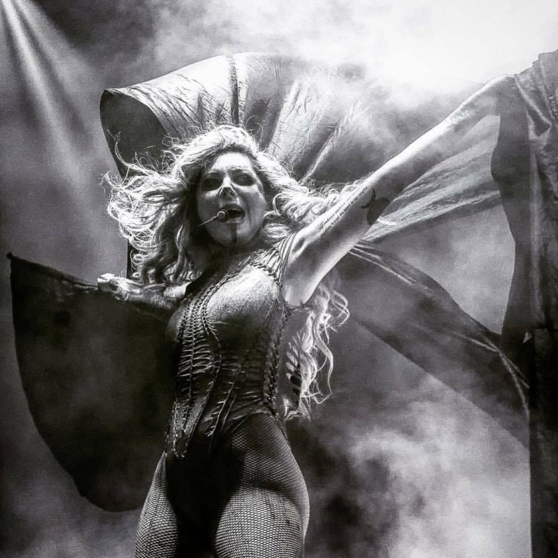 In this moment группа